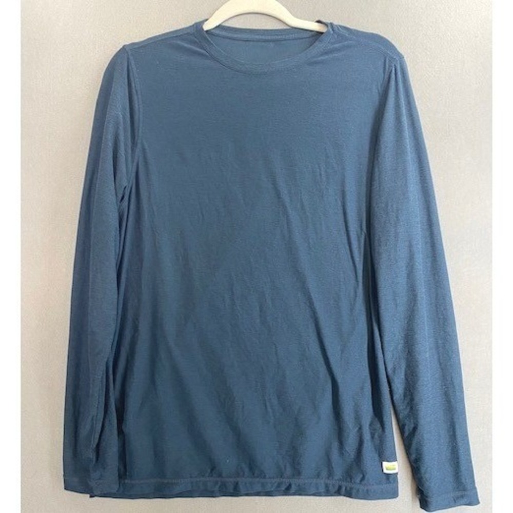 Vuori Mens Size M Strato Tech Tee Long Sleeve Blue‎ Heather Crew Neck V178